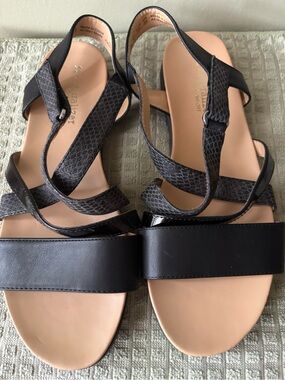 Naturalizer Black Strappy Slingback Sandals flats sz  8
